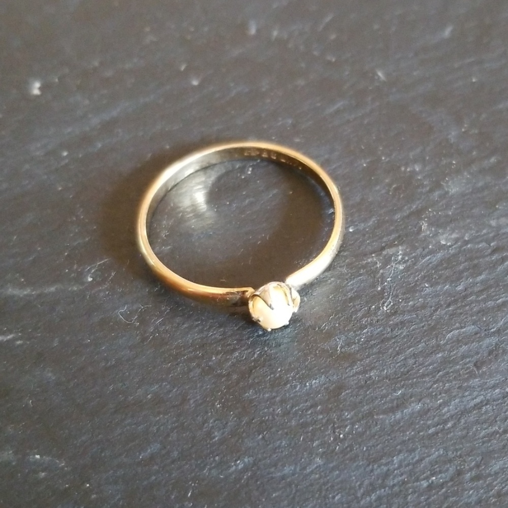 14 KT Gold and pearl ring